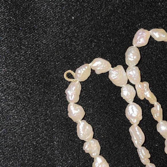 Vintage Freshwater Seed Pearl Necklace - Picture 4 of 5